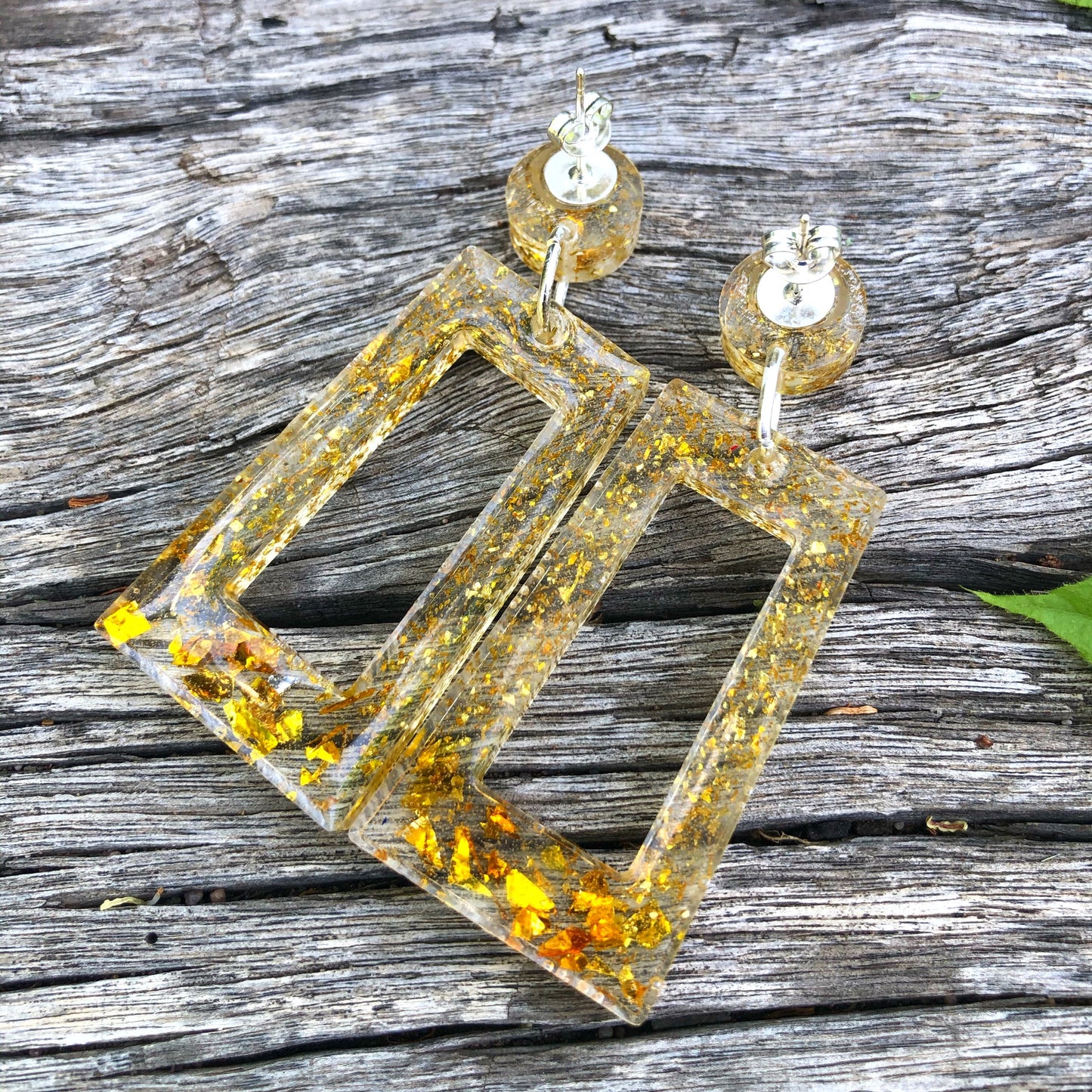 Gold glitter resin earrings