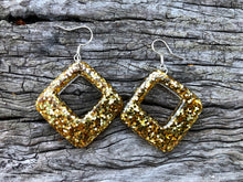 Load image into Gallery viewer, Gold glitter resin earrings
