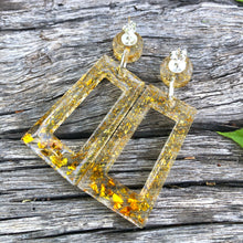 Load image into Gallery viewer, Gold glitter resin earrings
