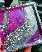 Load image into Gallery viewer, Resin trinket dish - pink
